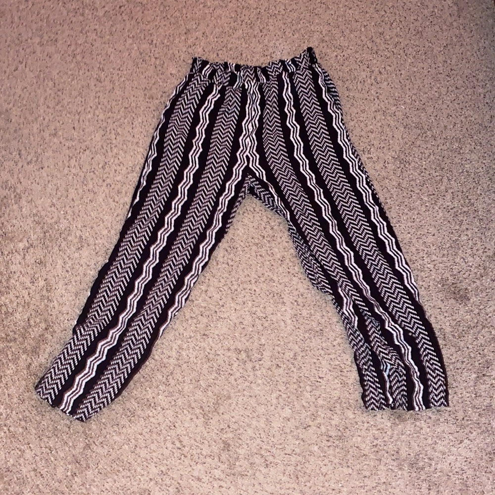 Black and white flow pants